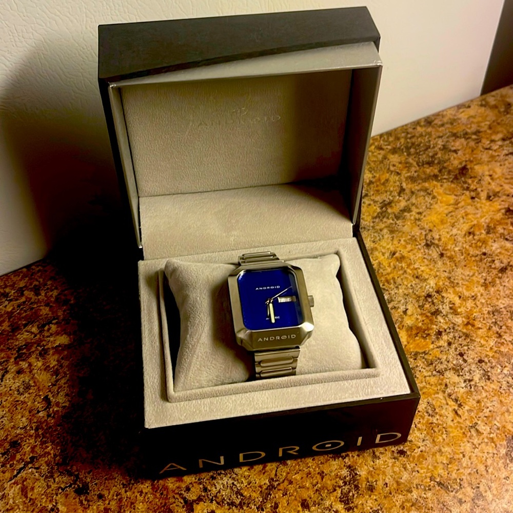 Android Automatic Watch * Rare and Discontinued * w/Box USA
